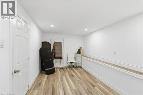 82 Cumming Court Ancaster ON L9G 1V3