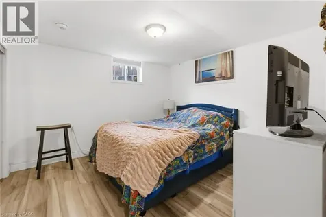 82 Cumming Court Ancaster ON L9G 1V3
