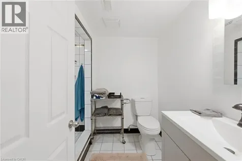 82 Cumming Court Ancaster ON L9G 1V3