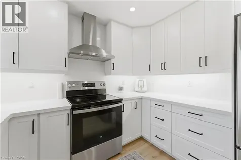 82 Cumming Court Ancaster ON L9G 1V3