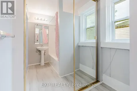 514 Lyon Street North Ottawa ON K1R 5X9