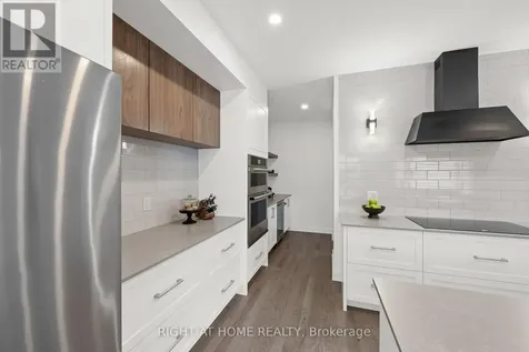 252 Ketchikan Crescent Ottawa ON K2T 0S2