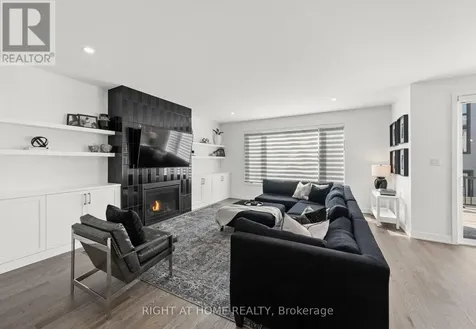 252 Ketchikan Crescent Ottawa ON K2T 0S2