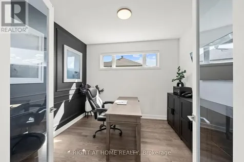 252 Ketchikan Crescent Ottawa ON K2T 0S2