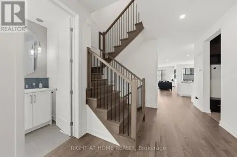 252 Ketchikan Crescent Ottawa ON K2T 0S2
