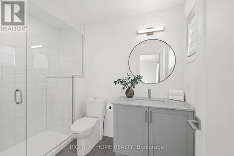 252 Ketchikan Crescent Ottawa ON K2T 0S2