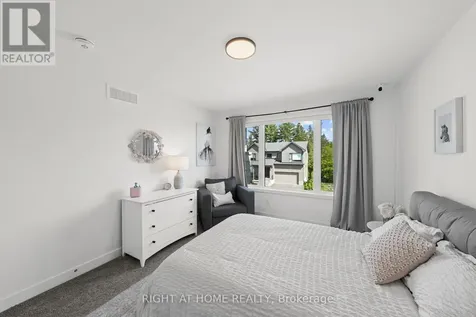 252 Ketchikan Crescent Ottawa ON K2T 0S2