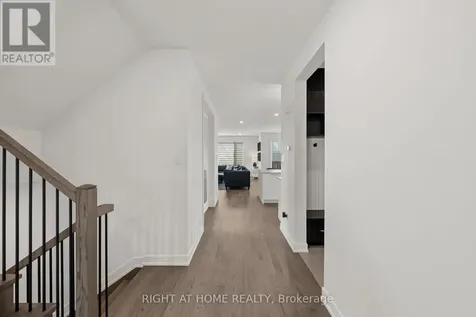 252 Ketchikan Crescent Ottawa ON K2T 0S2