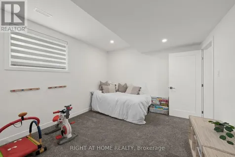 252 Ketchikan Crescent Ottawa ON K2T 0S2