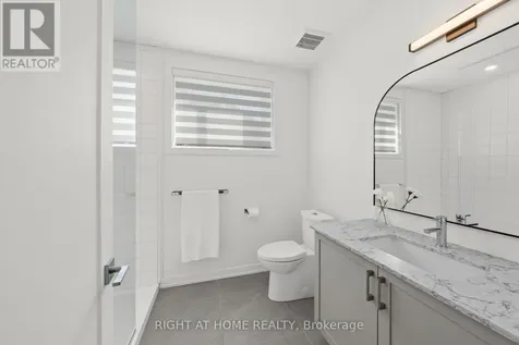 252 Ketchikan Crescent Ottawa ON K2T 0S2