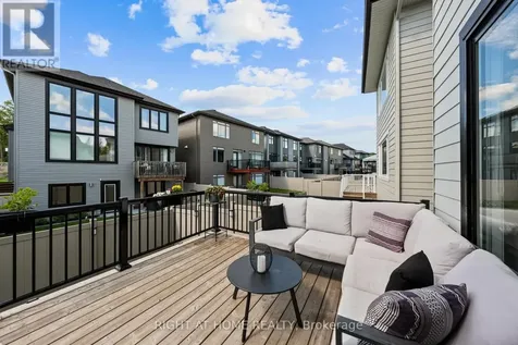 252 Ketchikan Crescent Ottawa ON K2T 0S2