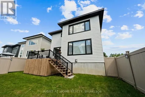 252 Ketchikan Crescent Ottawa ON K2T 0S2
