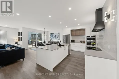 252 Ketchikan Crescent Ottawa ON K2T 0S2