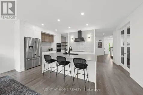 252 Ketchikan Crescent Ottawa ON K2T 0S2
