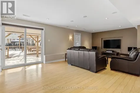 212 Huntsville Drive Ottawa ON K2T 0C6