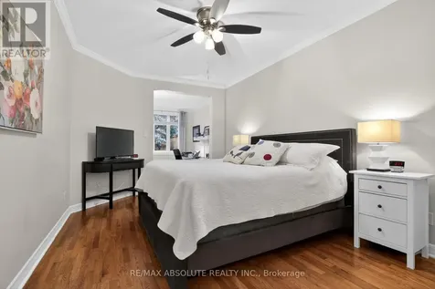 19 Goldora Private Ottawa ON K2T 1K8