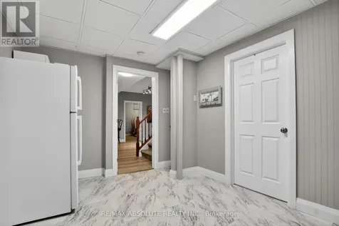 19 Goldora Private Ottawa ON K2T 1K8