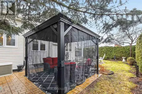 19 Goldora Private Ottawa ON K2T 1K8