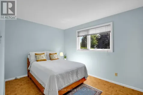 39 Biscayne Crescent Ottawa ON K2E 5R9