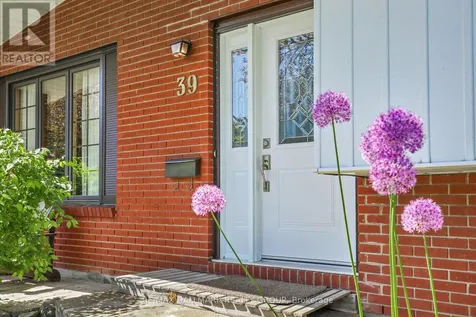 39 Biscayne Crescent Ottawa ON K2E 5R9