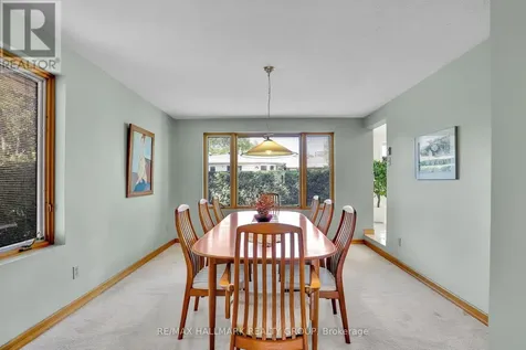 39 Biscayne Crescent Ottawa ON K2E 5R9