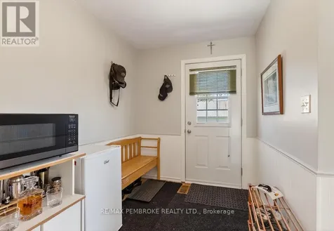 466 Gourley Avenue Pembroke ON K8A 8J5