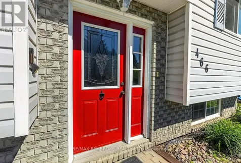 466 Gourley Avenue Pembroke ON K8A 8J5