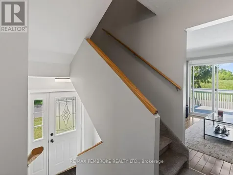 466 Gourley Avenue Pembroke ON K8A 8J5