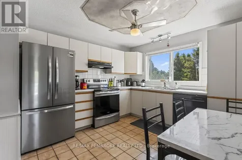 466 Gourley Avenue Pembroke ON K8A 8J5