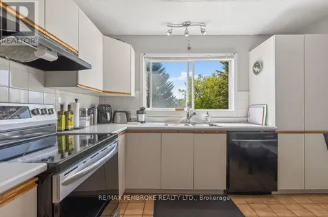 466 Gourley Avenue Pembroke ON K8A 8J5
