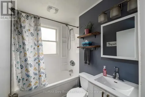 2120 4th Avenue West Owen Sound ON N4K 4Y5