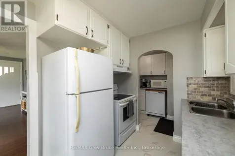 2120 4th Avenue West Owen Sound ON N4K 4Y5