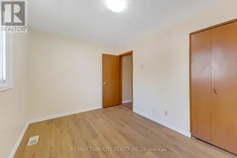 402 Lakeview Drive Waterloo ON N2L 4Z6