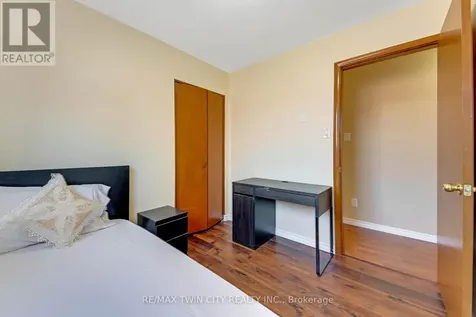 402 Lakeview Drive Waterloo ON N2L 4Z6