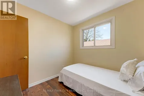 402 Lakeview Drive Waterloo ON N2L 4Z6