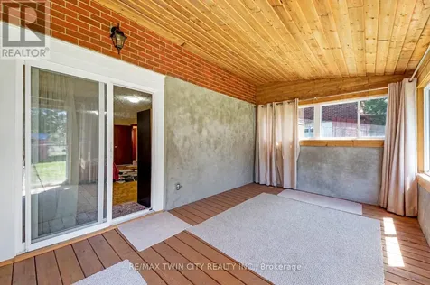 402 Lakeview Drive Waterloo ON N2L 4Z6