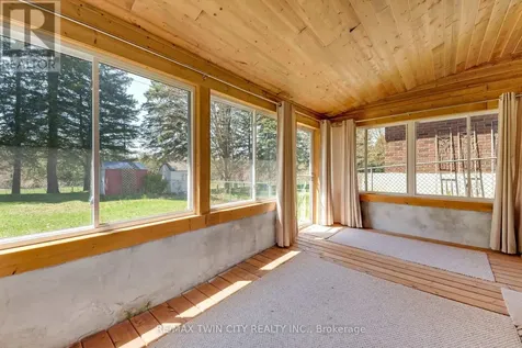 402 Lakeview Drive Waterloo ON N2L 4Z6