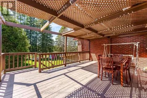 402 Lakeview Drive Waterloo ON N2L 4Z6