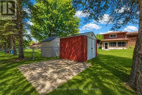 402 Lakeview Drive Waterloo ON N2L 4Z6