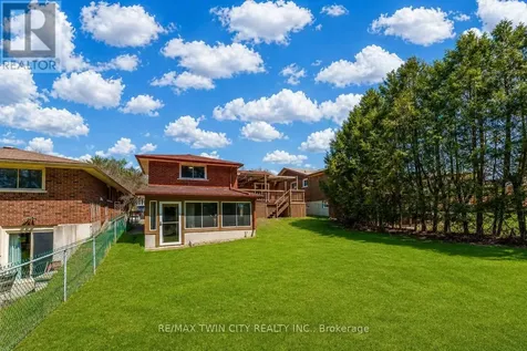 402 Lakeview Drive Waterloo ON N2L 4Z6