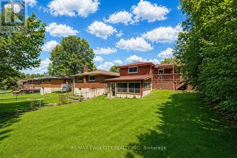 402 Lakeview Drive Waterloo ON N2L 4Z6