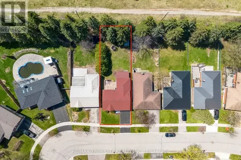 402 Lakeview Drive Waterloo ON N2L 4Z6