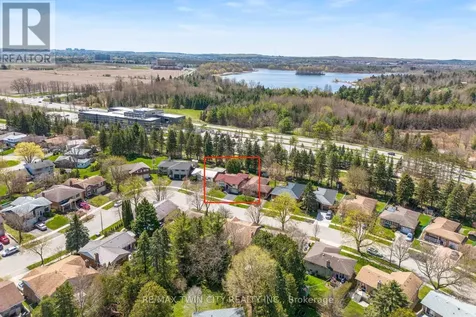402 Lakeview Drive Waterloo ON N2L 4Z6
