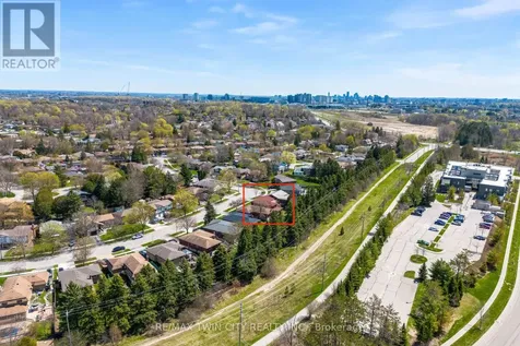 402 Lakeview Drive Waterloo ON N2L 4Z6