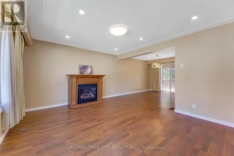402 Lakeview Drive Waterloo ON N2L 4Z6