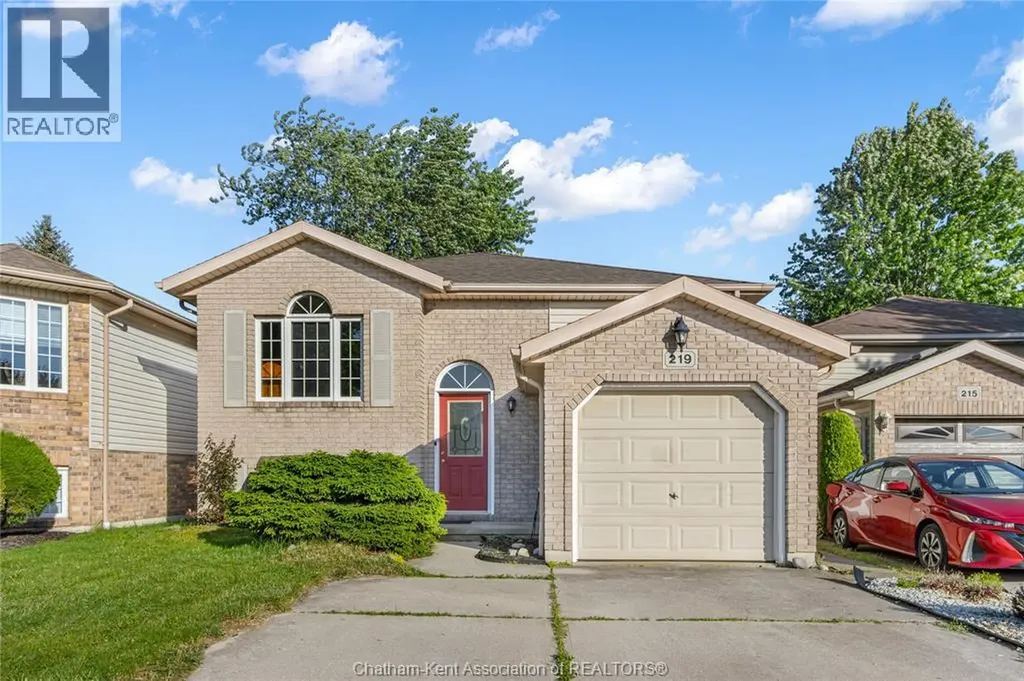 219 Greenfield Lane Chatham ON N7L 5N3