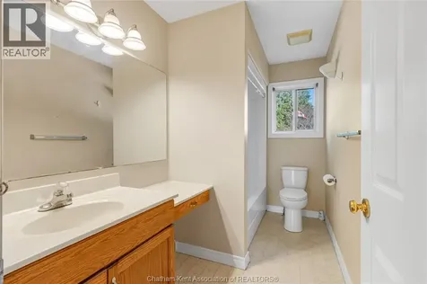 219 Greenfield Lane Chatham ON N7L 5N3