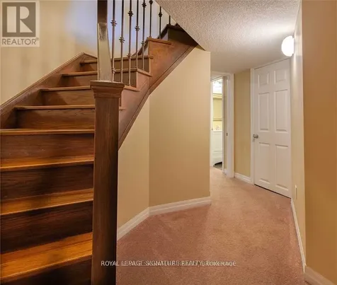 523 Windflower Crescent Kitchener ON N2E 3T2