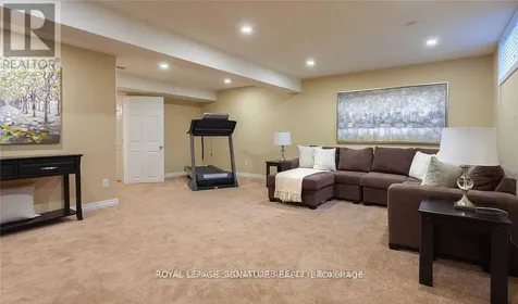 523 Windflower Crescent Kitchener ON N2E 3T2