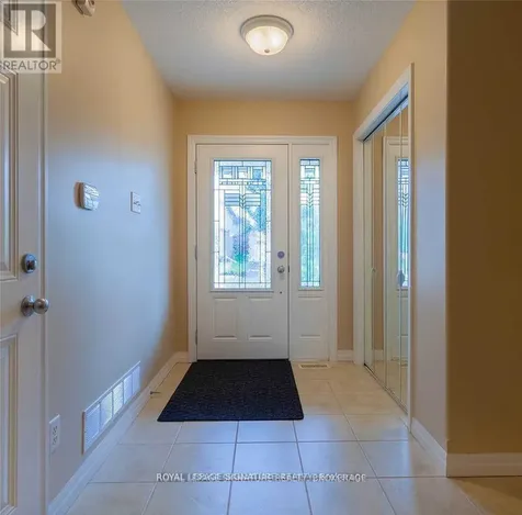 523 Windflower Crescent Kitchener ON N2E 3T2
